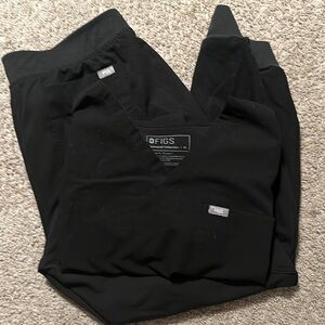 Figs Black Scrub Set